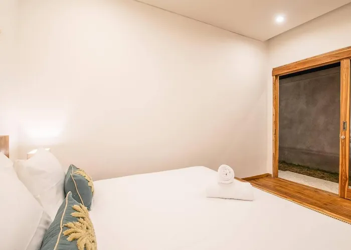 Opulent 6 Bedroom In With Ocean View, 5 Mins To Savaya