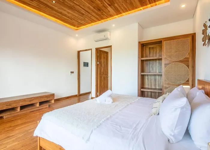 Opulent 6 Bedroom In With Ocean View, 5 Mins To Savaya 别墅