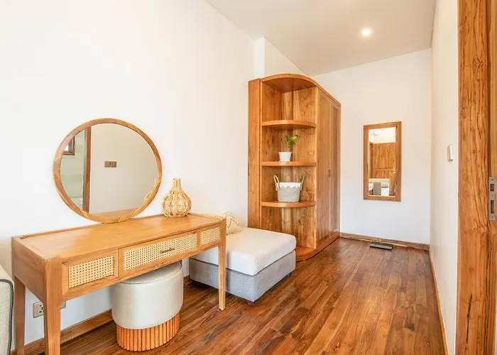 Opulent 6 Bedroom In With Ocean View, 5 Mins To Savaya * 乌鲁瓦图