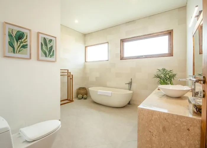 Opulent 6 Bedroom In With Ocean View, 5 Mins To Savaya 别墅