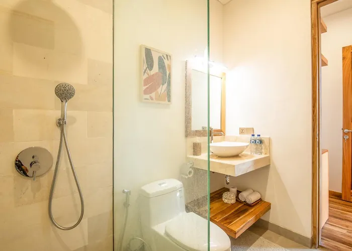 Opulent 6 Bedroom In With Ocean View, 5 Mins To Savaya 乌鲁瓦图